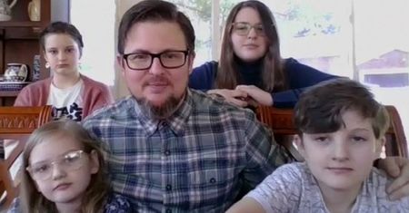Rodzinna tragedia. Niszczą dzieciom święta. Ich mama nie wróci do domu