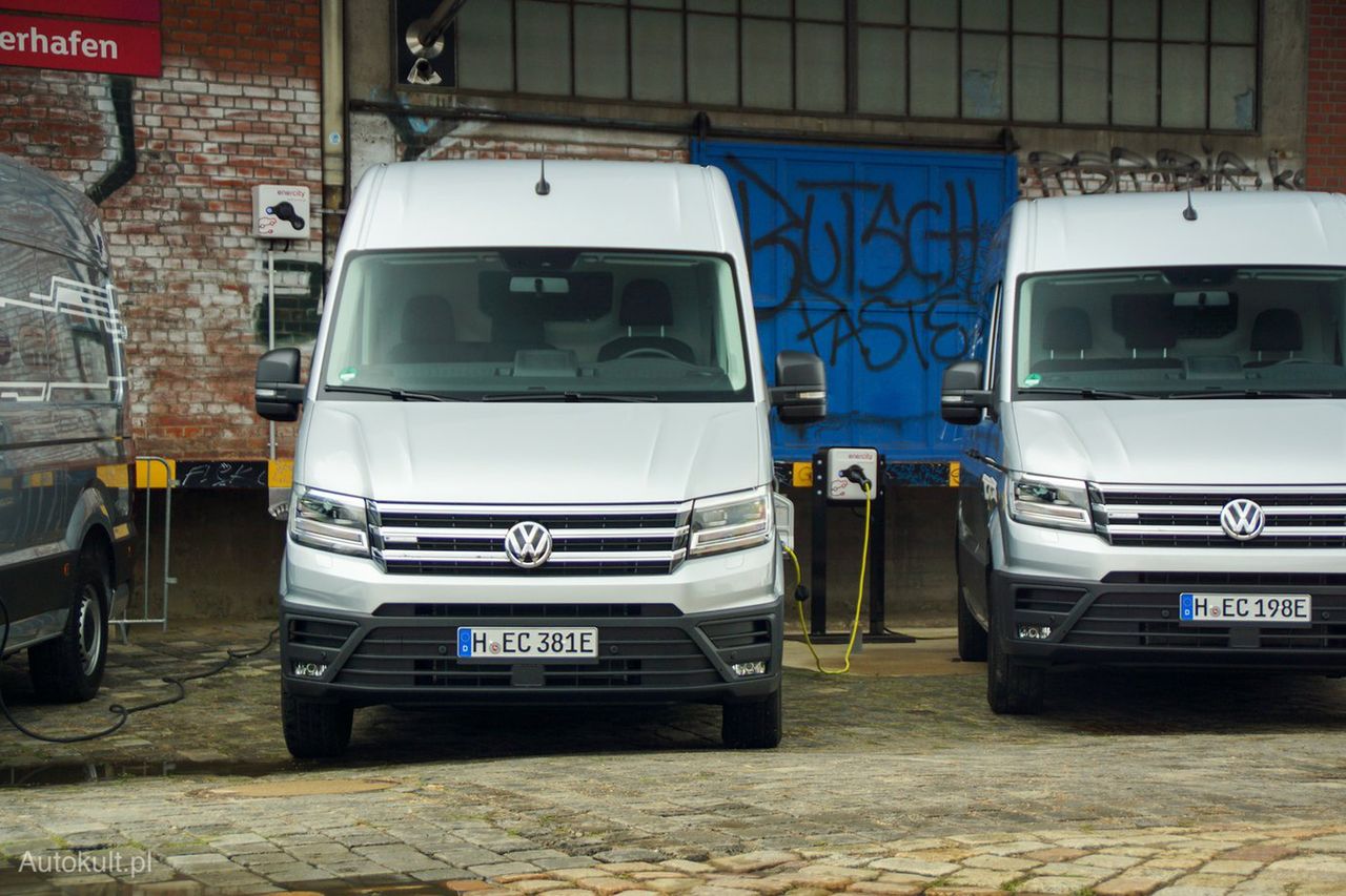 Volkswagen e-Crafter jest jednym z niewielu dostawczych aut elektrycznych na rynku (fot. Michał Zieliński/Autokult)