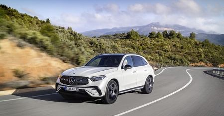 Rok Mercedesa. Przebojem segmenty luksusowe i „elektryki”