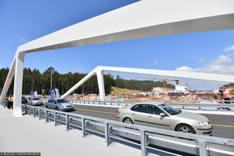 Mierzeja Wiślana. Pierwsze samochody przejechały mostem nad kanałem