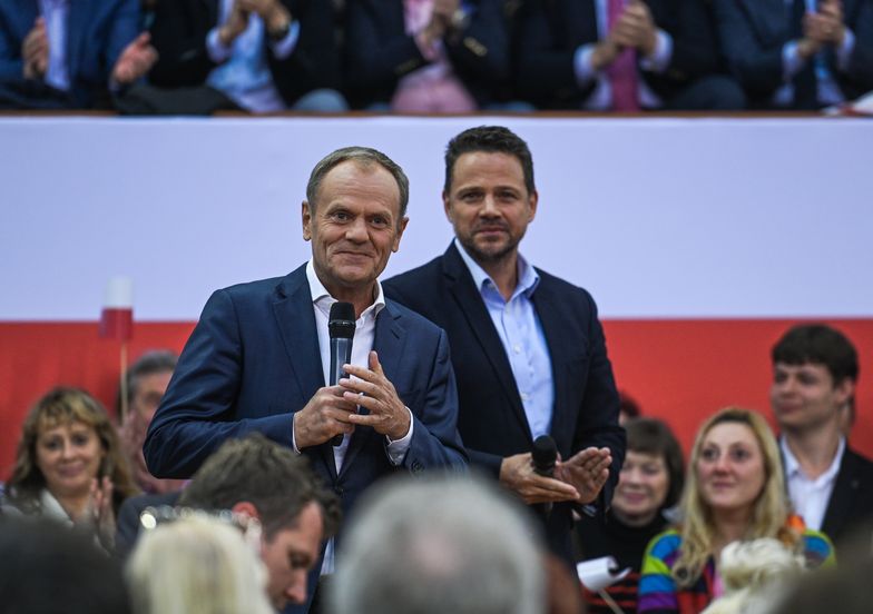 Donald Tusk przelicytował Jarosława Kaczyńskiego. "Spirala populizmu"