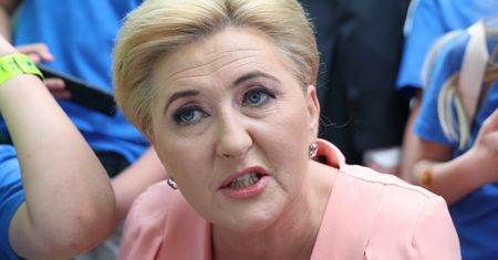 Sukienka Dudy razi w oczy. Wzór jak z zasłony