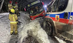 Koszmar na drodze. Autobus wypadł z trasy