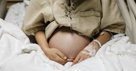 34-latka zmarła w ciąży. 12 godzin nie monitorowano jej stanu