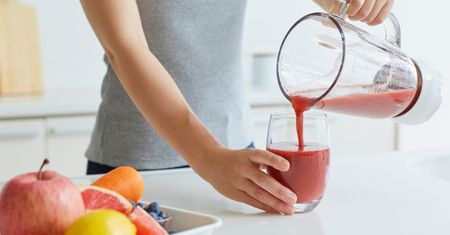 Te składniki warto dodawać do smoothie. Mogą ograniczać stan zapalny