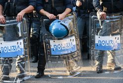 Bunt we włoskiej policji. Funkcjonariusze dostali różowe maseczki