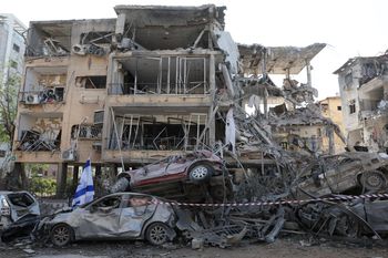 Izrael i Iran w ogniu konfliktu. Światowi przywódcy apelują o spokój