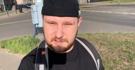Rosjanin poszukiwany przez prokuraturę. Nagrywa filmy dla Polaków