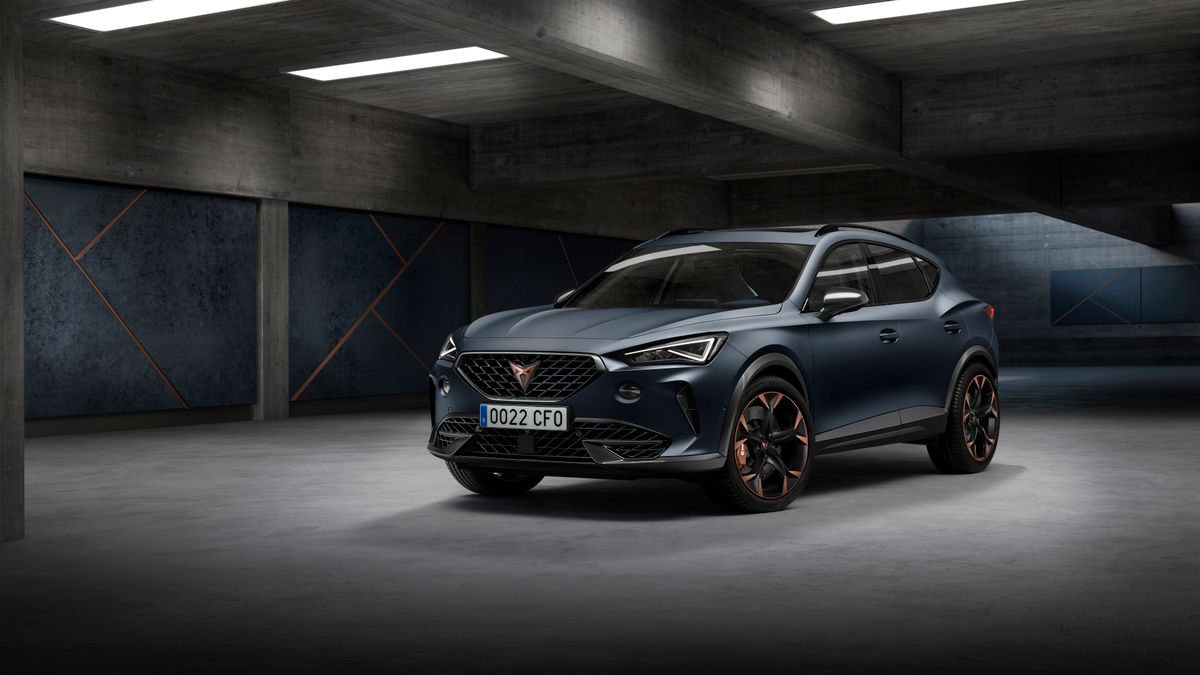 Choć Formentor jest samodzielnym modelem Cupry, nawiązuje stylistycznie do Seata