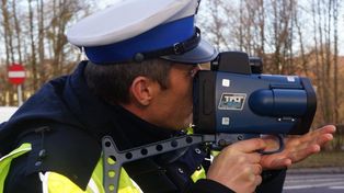 37-latek stracił prawo jazdy. W terenie zabudowanym jechał ponad 100 km/h