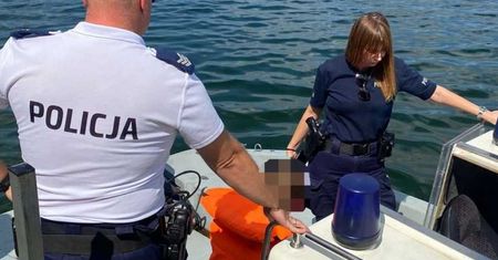 Zbadali alkomatem 31-latka. Odkryli, kto był jeszcze na łodzi