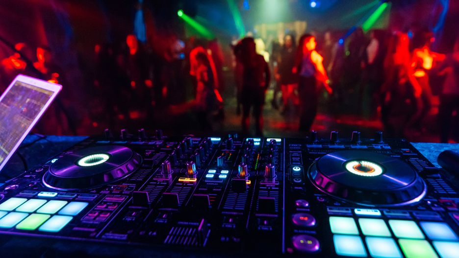 Muzyki elektronicznej można posłuchać m.in. w klubach