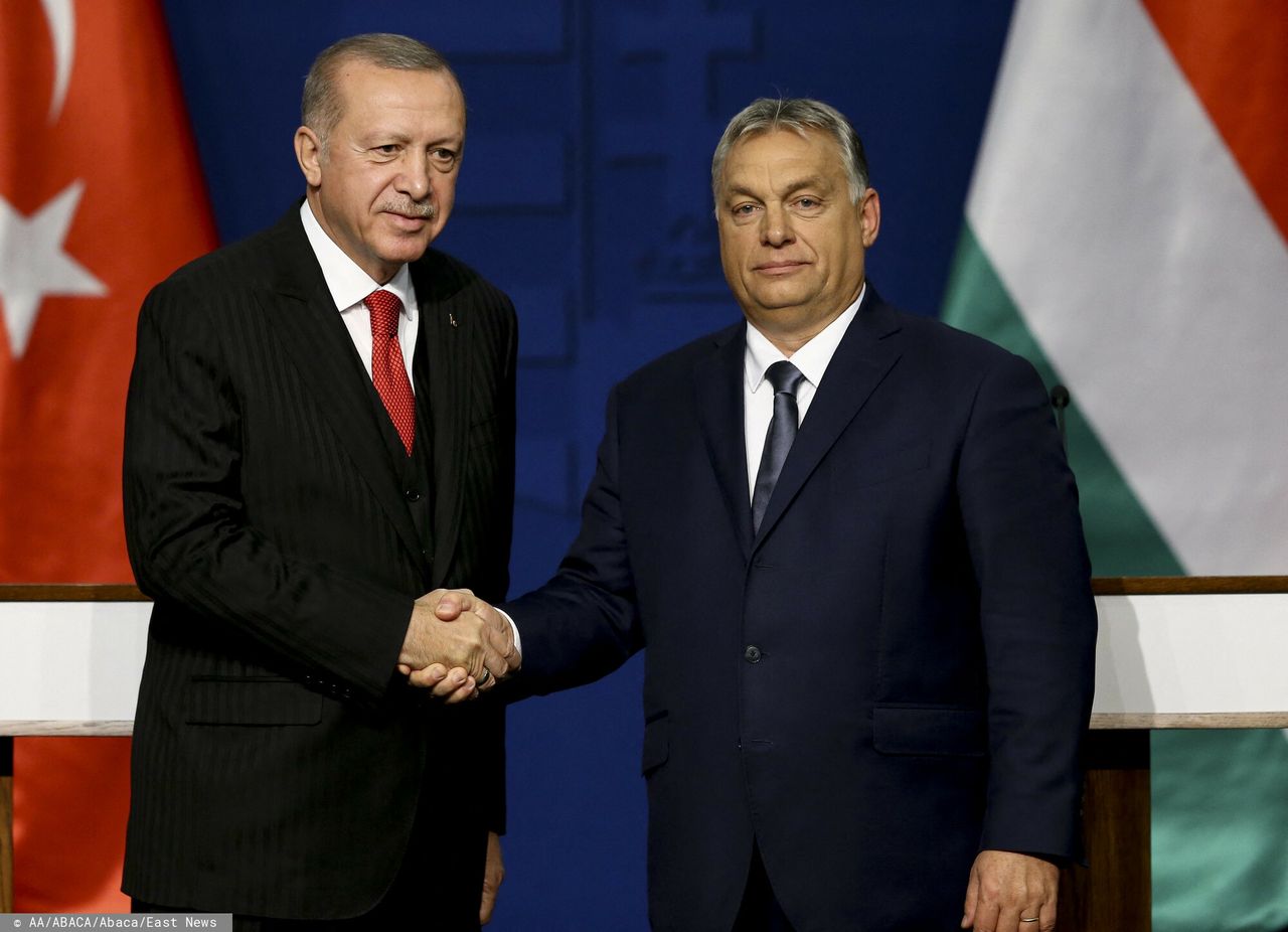 Rozszerzenie NATO. W co gra Orban? "Węgry będą czekać"