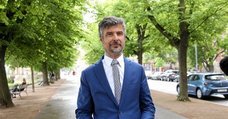 Biedny jak poseł z ferrari, czyli sposób na dodatkową kasę z Sejmu