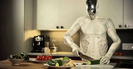 Polak zbudował pierwszego robota, który jest jak człowiek. Ma mięśnie, szkielet i "krew"