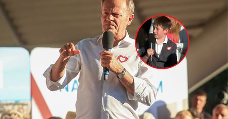 Staś złapał mikrofon. Po pytaniu do Tuska aplauz na widowni