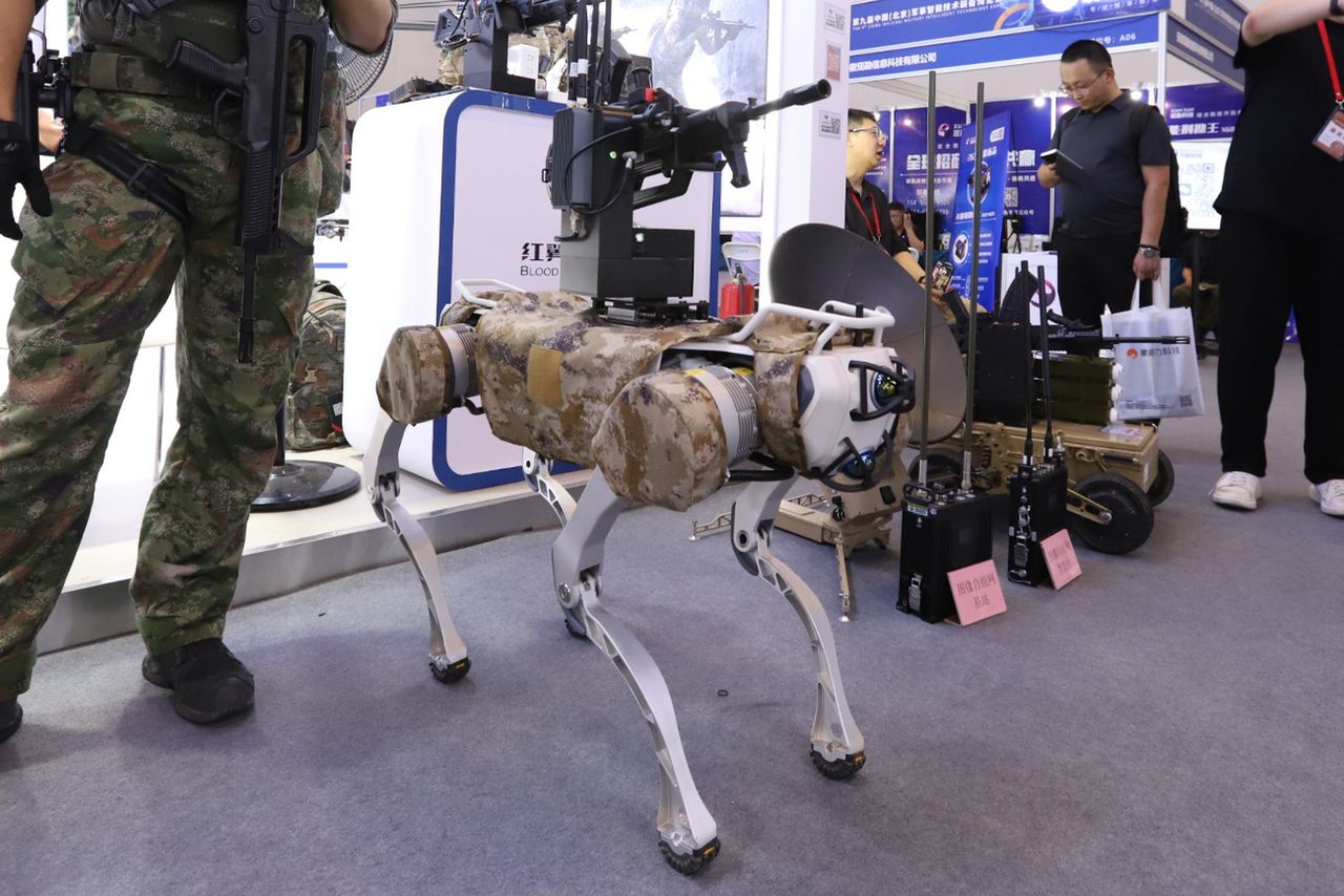 Chiny wypuściły robo-wilki. Zapowiadają rewolucję na polu walki