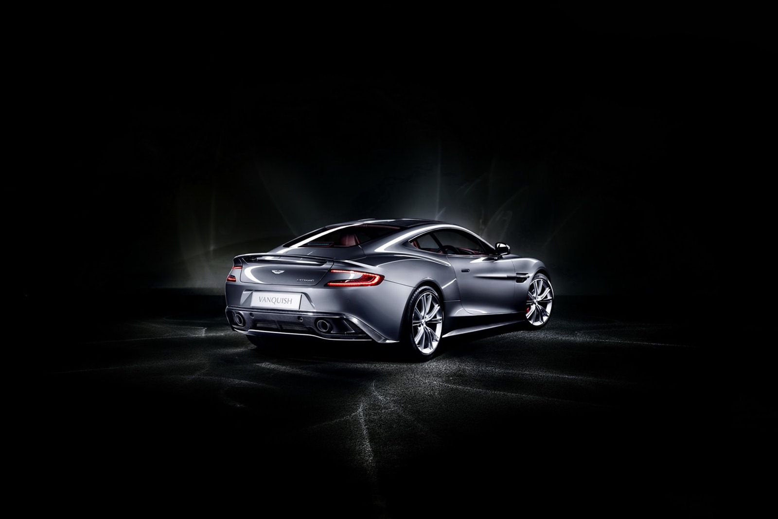 2013 Aston Martin Vanquish - uczta dla oczu [galeria] 36