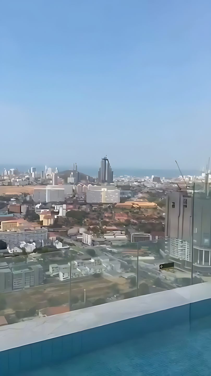 Basen w mieszkaniu Rutkowskiego