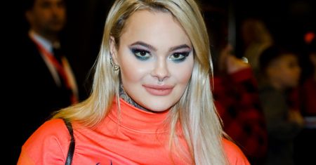 Przyszedł do niej z różańcem. Ujawniła nazwisko znanego polityka
