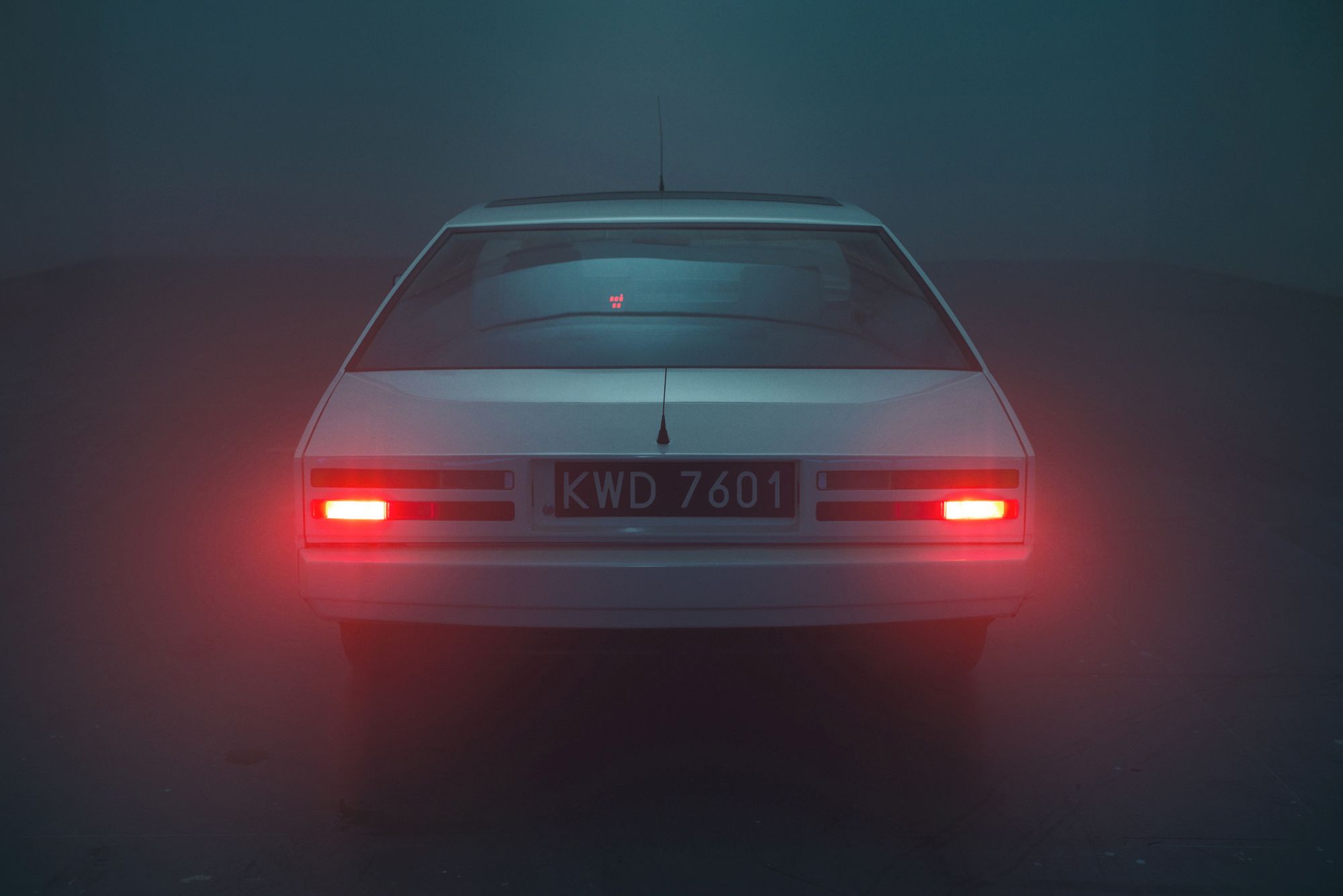 Aston Martin Lagonda – legenda lat 80. ożywa na zdjęciach Tomka Olszowskiego 9