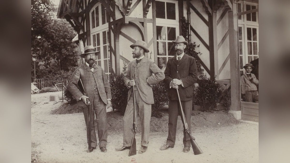 Od lewej: Maurice Faure, Léon de Lunden i Donald Mackintosh. Paryż, 1900 rok.