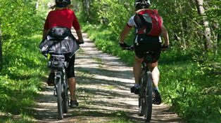 Porażyn: Pobiegli i pojechali dla Pauliny. VIII Klonowy Charytatywny Cross Duathlon po raz kolejny połączył sport z pomaganiem