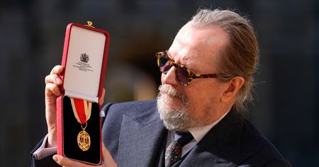 Doceniony w Windsorze. Gary Oldman z tytułem szlacheckim