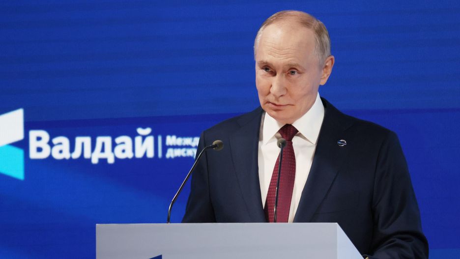Russian President Vladimir Putin delivers a speech during a plenary session of the 22nd annual meeting of the Valdai Discussion Club in Sochi, Krasnodar region, Russia, 02 October 2025. EPA/MIKHAIL METZEL / SPUTNIK / KREMLIN POOL MANDATORY CREDIT Dostawca: PAP/EPA.