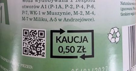 "Straciłam 54 zł, skandal". Emerytka nie odzyskała kaucji za butelki