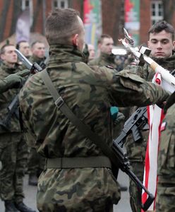 Burza wokół "zaproszeń" od wojska. To stanowisko daje do myślenia