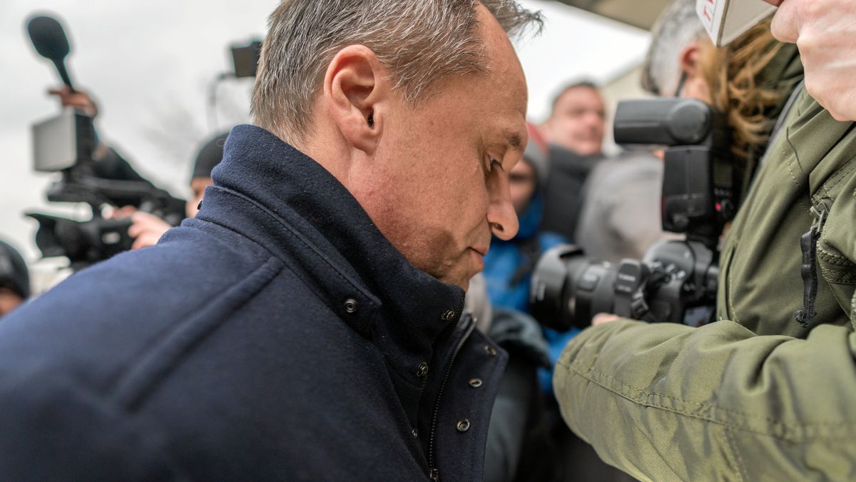 Leszek Czarnecki
19.11.2018 Katowice . Leszek Czarnecki i Roman Giertych przed prokuratuta w drodze na przesluchanie w sprawie KNF .
 Fot. Grzegorz Celejewski / Agencja Wyborcza.pl
Fot. Grzegorz Celejewski / Agencja Wyborcza.pl
Prokuratura, Przesluchanie, KNF
