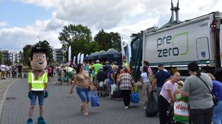 Pachnąca lekcja recyklingu w Knurowie. Szkło za lawendę i… kocimiętkę
