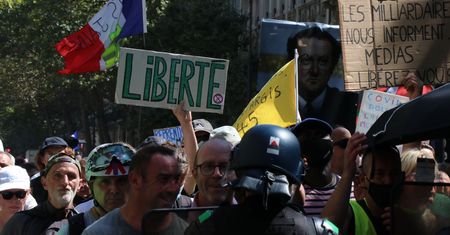 Protesty we Francji. Nie zgadzają się na nowe restrykcje