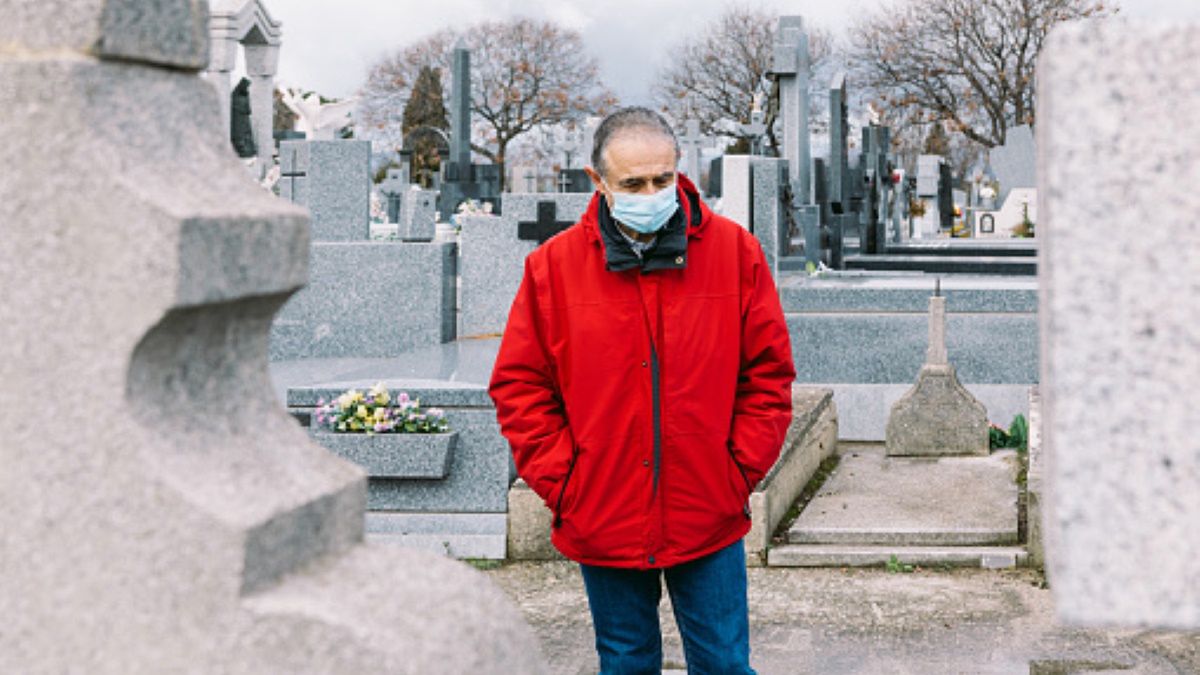 Czy na cmentarzu trzeba nosić maseczki ochronne? 