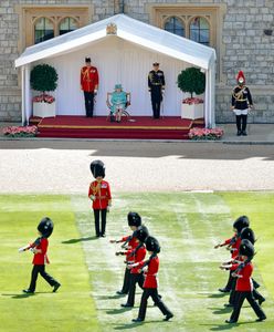 Chciał zabić Elżbietę II. Rodzina królewska w złości po zmianie ochrony