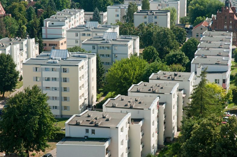 Obowiązek meldunkowy był martwy. Teraz temat wraca. Mogą posypać się kary