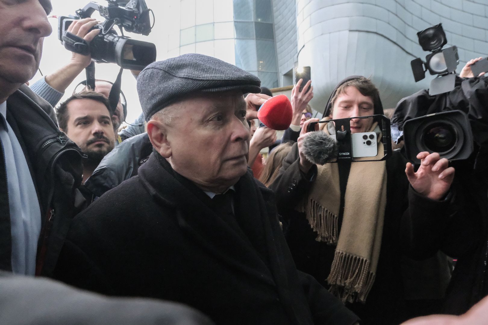 Kaczyński wrócił do siedziby TVP i nie wytrzymał. "Uważaj gówniarzu..."