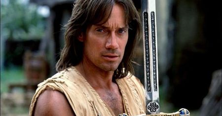 Pamiętacie serialowego Herkulesa? Kevin Sorbo skończył 67 lat. Przeżył udary i i kręci filmy religijne. Jak dziś wygląda? (FOTO)