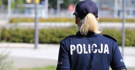 Policjantka ostrzega przed telefonem. "Kierunkowy z Wielkiej Brytanii"