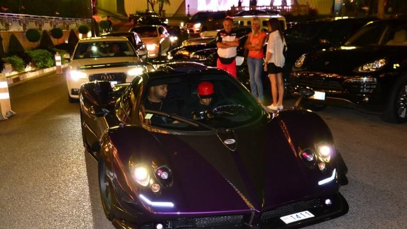 Lewis Hamilton w Zondzie na ulicach Monte Carlo 1
