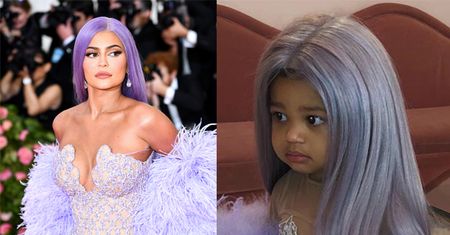 Kylie Jenner przebrała córkę za SAMĄ SIEBIE na Halloween. Internauci są oburzeni: "DZIECKO TO NIE LALKA!"