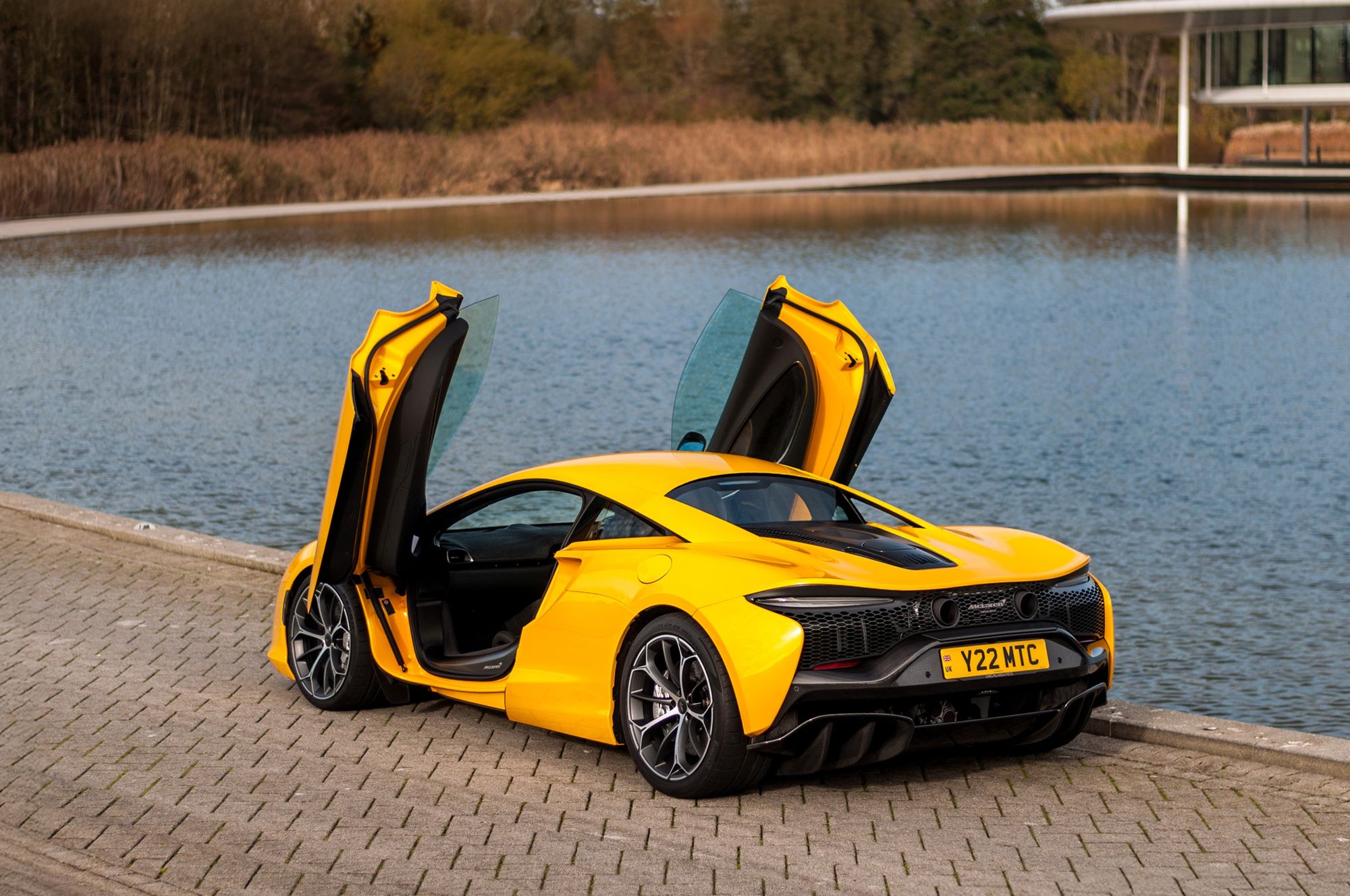McLaren Artura (2025)