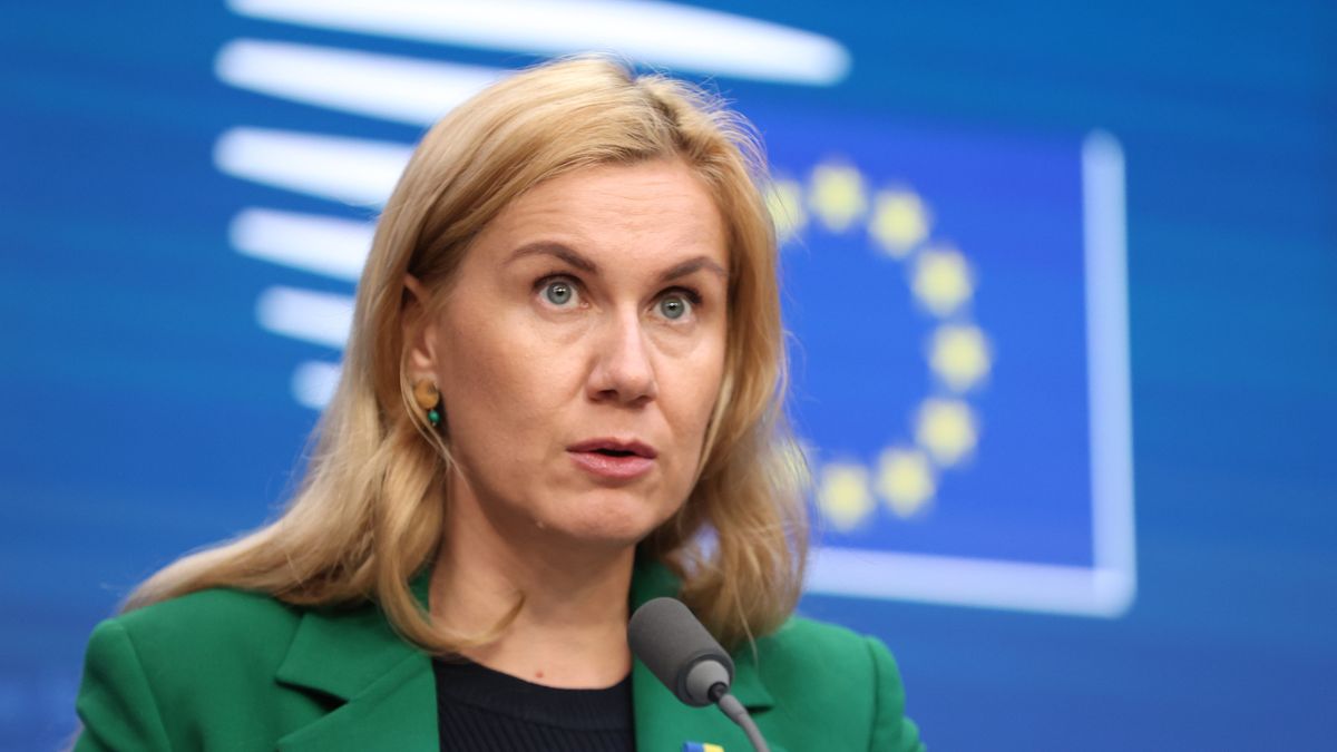 BRUSSELS, BELGIUM - NOVEMBER 24: European Commissioner for Energy Kadri Simson and Czech Minister for Industry and Trade Jozef Sikela (not seen) hold a press conference after European Union (EU) Energy Ministers Meeting in Brussels, Belgium on 24 November 2022. (Photo by Dursun Aydemir/Anadolu Agency via Getty Images)