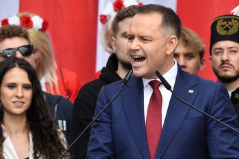 Karol Nawrocki na marszu powtórzył deklarację ws. emerytur oraz 800 plus