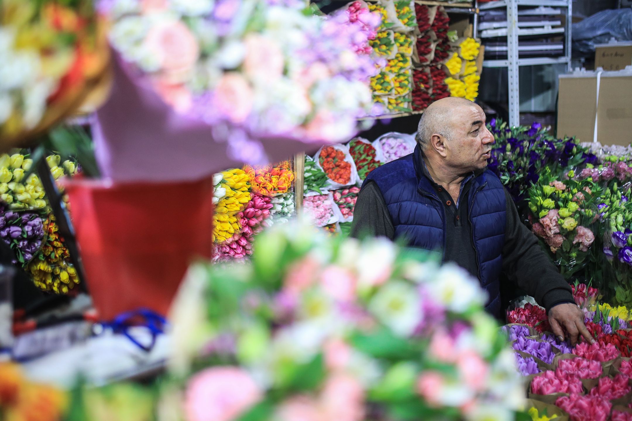 Ile Polacy wydają na kwiaty na Dzień Kobiet?