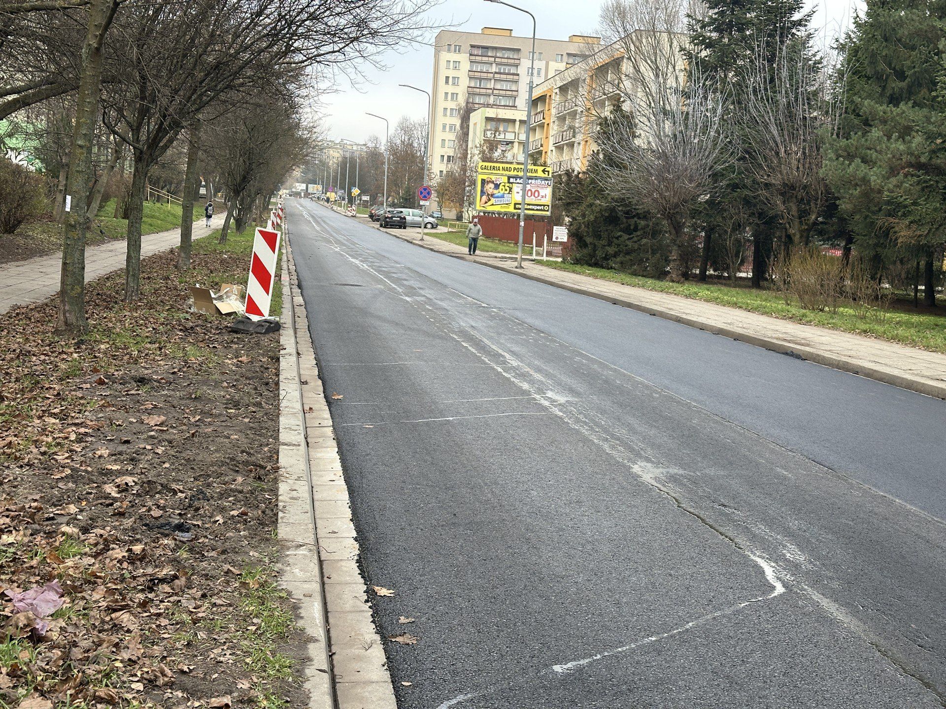 Ułozony asfalt w stronę ulicy Struga, ale to nie jest jeszcze koniec prac.