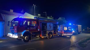 Kramsk: Ogień w piwnicy domu. Jedna osoba poszkodowana
