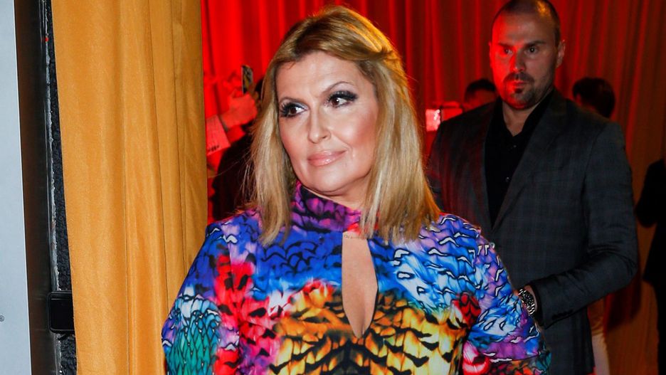 Katarzyna Skrzynecka gra w spektaklu w samej bieliźnie 