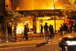 Stany Zjednoczone. Minneapolis w ogniu. "Nie ma przepisów, które pozwalałyby policji na duszenie"